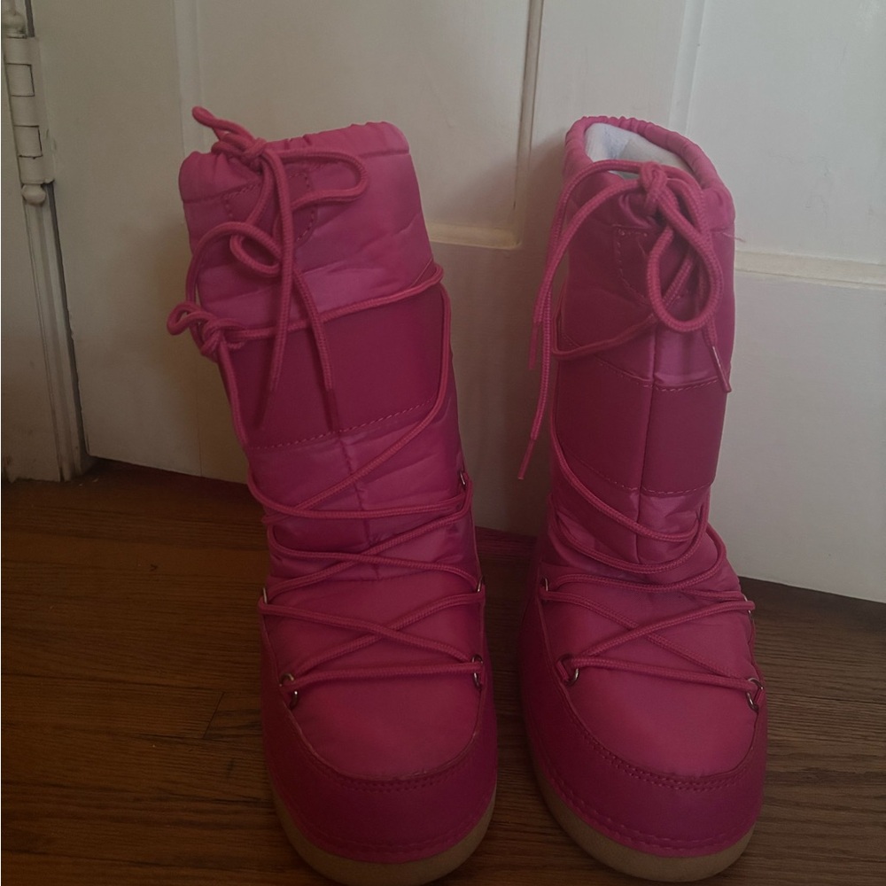 Pink Women's moon 🌙 Boots